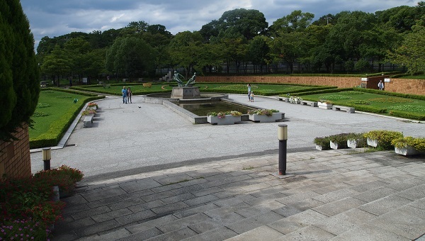 天王寺の広場